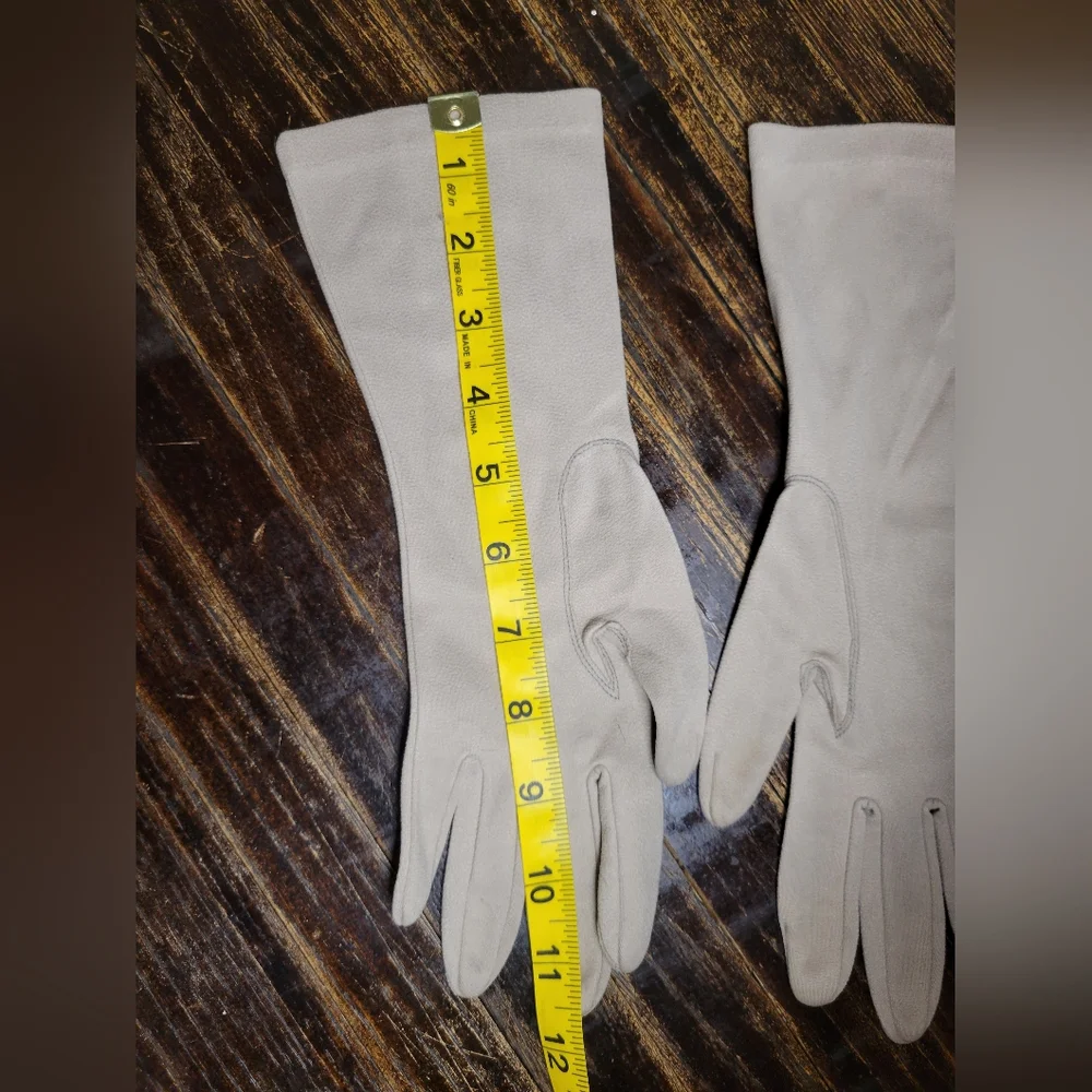 vintage 1950s driving gloves